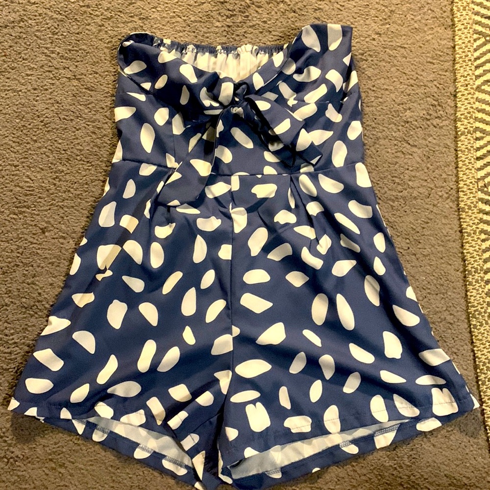 Adorable timber, tie front